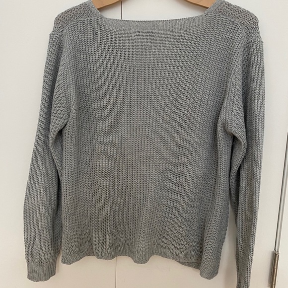 Woven Heart center tie grey sweater - Picture 2 of 3